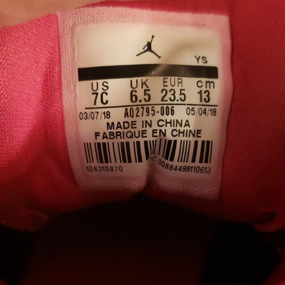 Youth Jordans size 7 - Picture 4 of 6